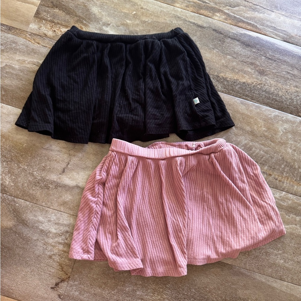 Posh Peanut set of 2 girls skorts size 5T